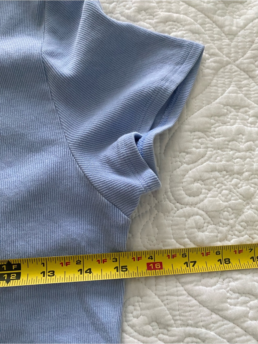 Aritzia HomeStretch™ Rib Tune
Stretchy ribbed cotton t-shirt Light Blue - Picture 6 of 9
